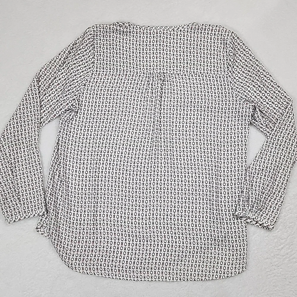 Pleione Long Sleeve All Over Pattern V-Neck Blouse - Picture 8 of 11